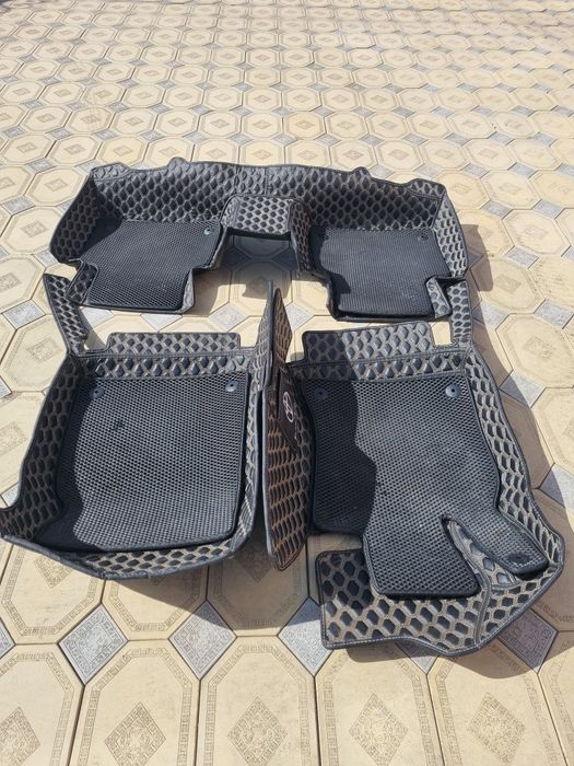 Полики автомобиля