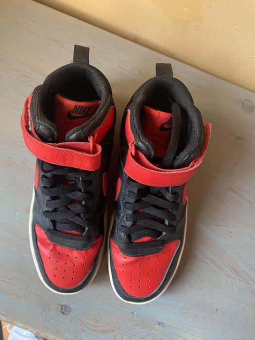 Nike кецове Черно с червено 39ти номер