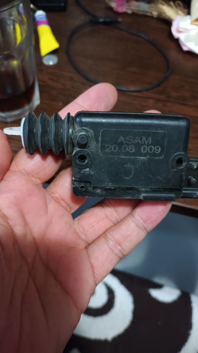 Actuator Electric Portbagaj Asam Dacia Logan 1 2004-2012 55159