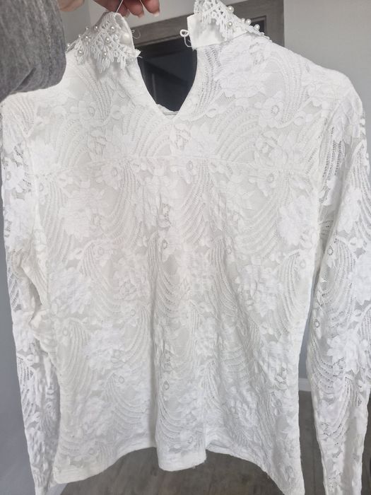 Vând pantaloni, cămașă, sacou