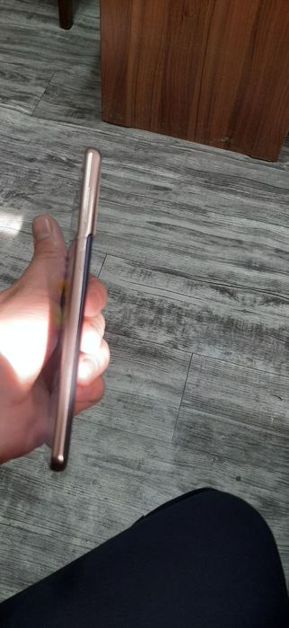 Samsung S21 + aybi yoʻq