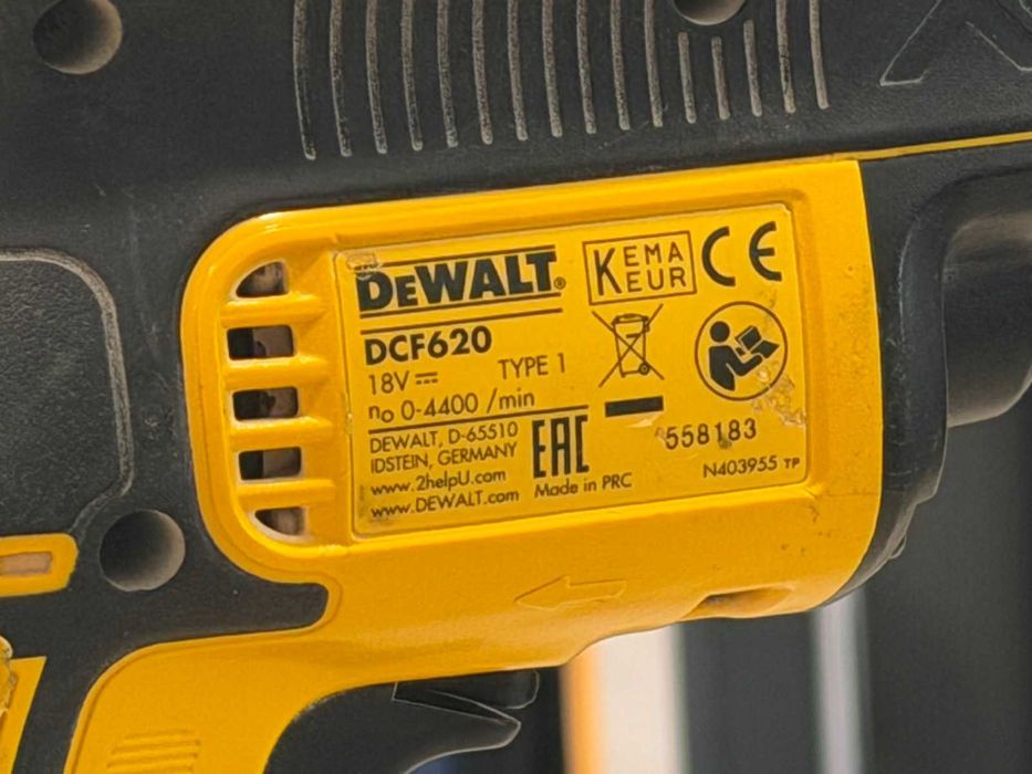 Винтоверт за гипсокартон DeWalt DCF620+ батерия DeWalt DCB184 18V 5.0Ah и приставка DeWalt DCF6201