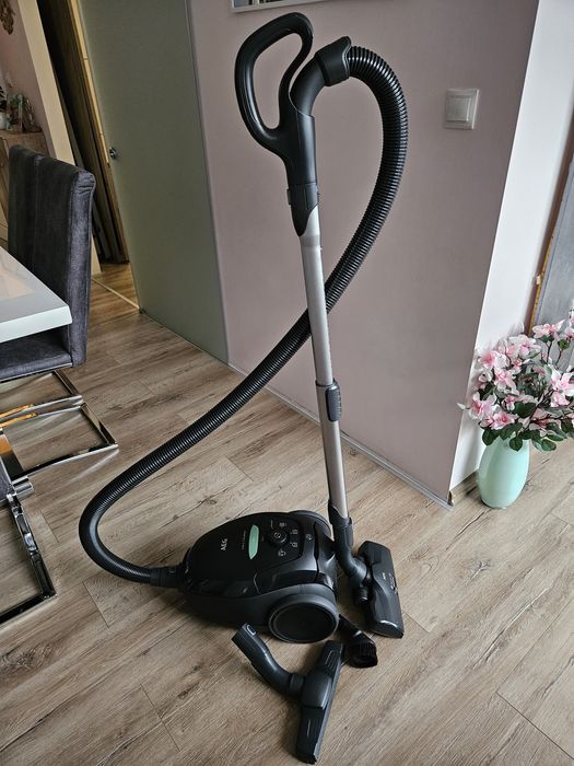 Прахосмукачка АЕG - VX8