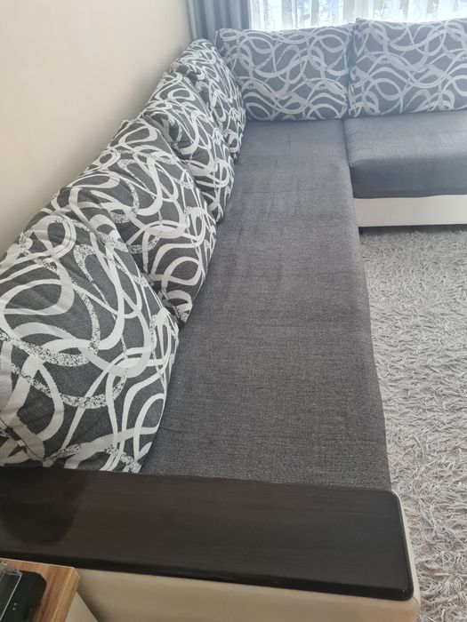 Голям ъглов диван