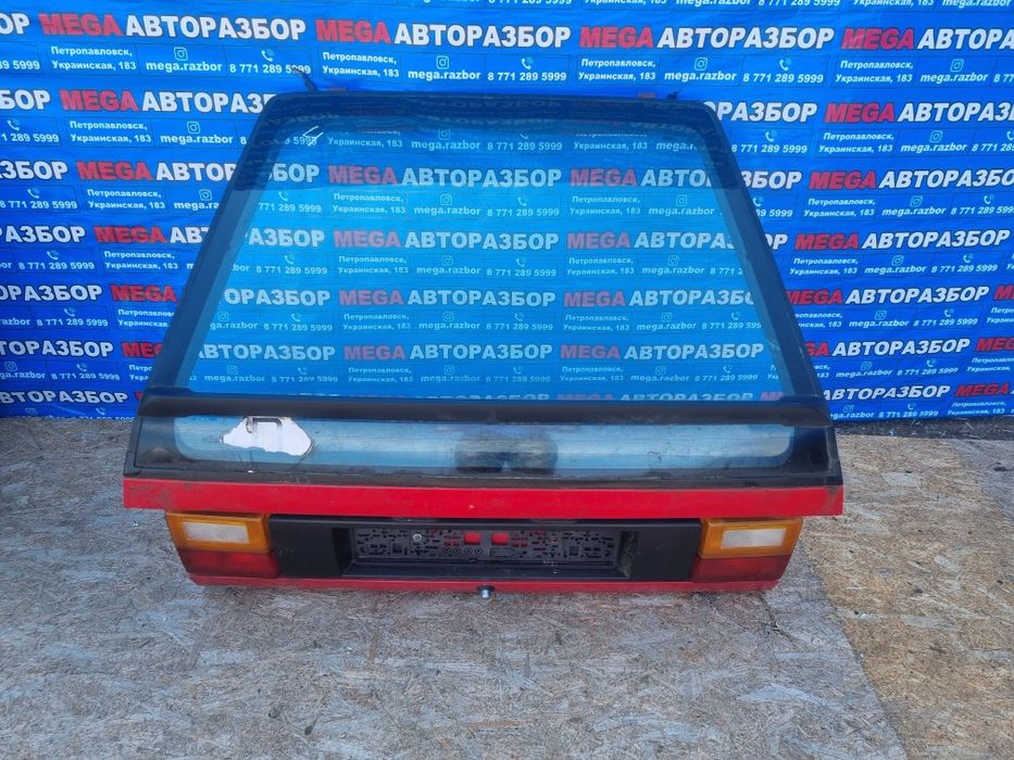 Кришка богажника на ауди 100 с3