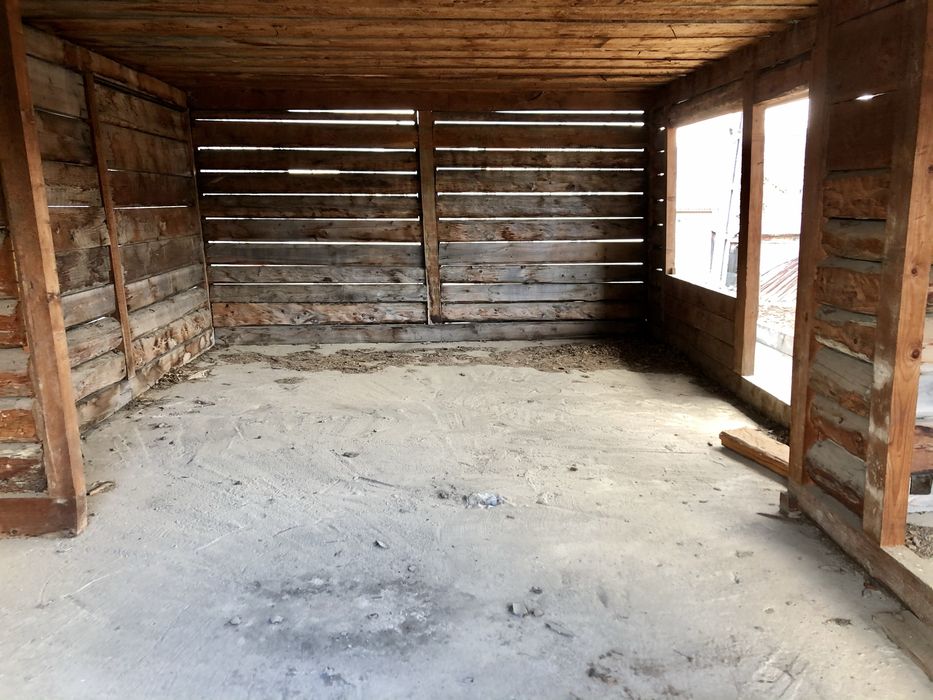 Casa la rosu P+1+M, 128mp, central, racordata la apa si canalizare