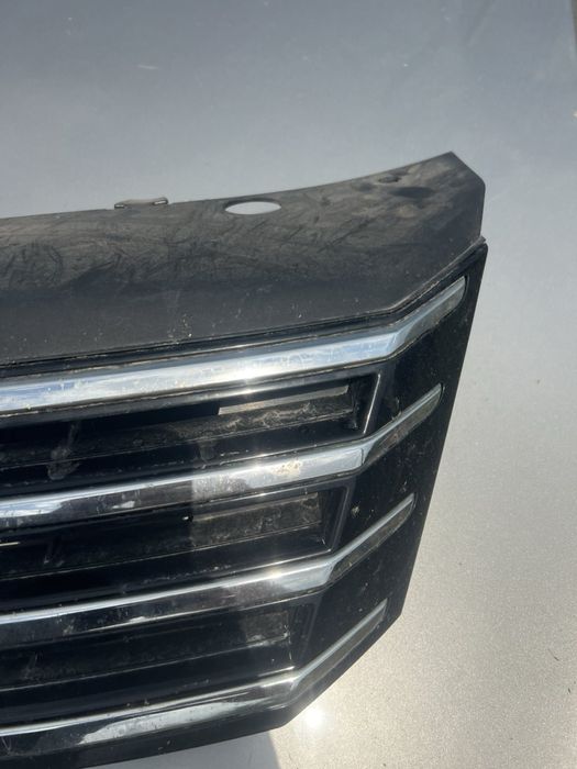 Решетка Предна броня VW Pasat 2011г Фолксваген с забележка