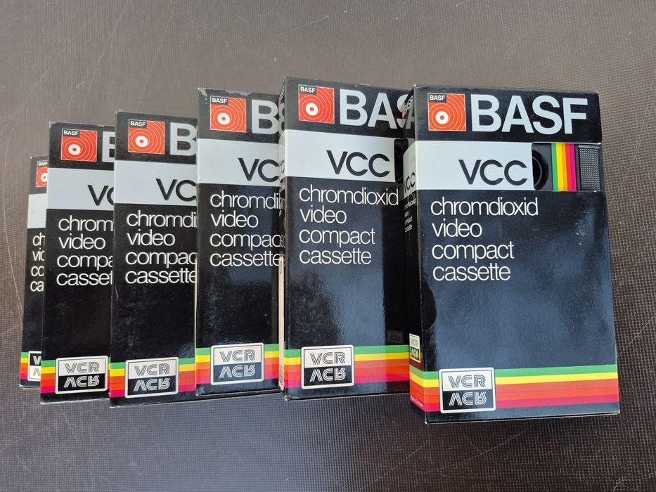 Vând  6 casete video 2000 VCC 2x3h, marca  Basf model de 360 minute