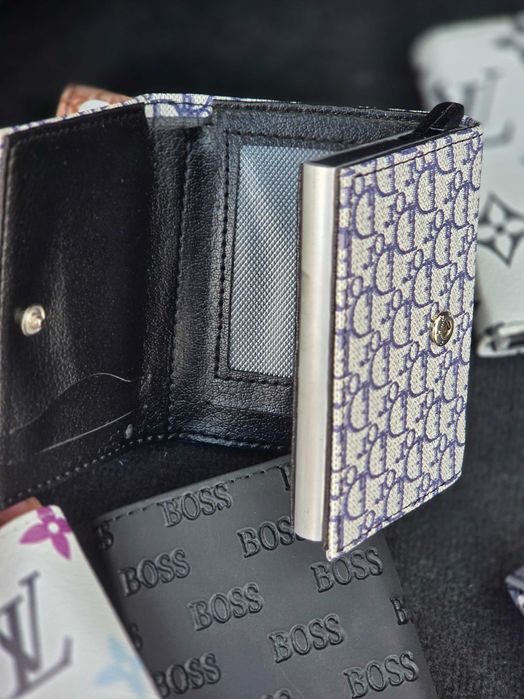 Портфейл за кредитни и дебитни карти