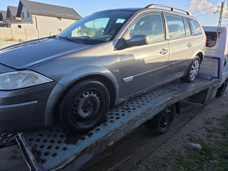 Dezmembrez Renault Megane 2 1.9 dci