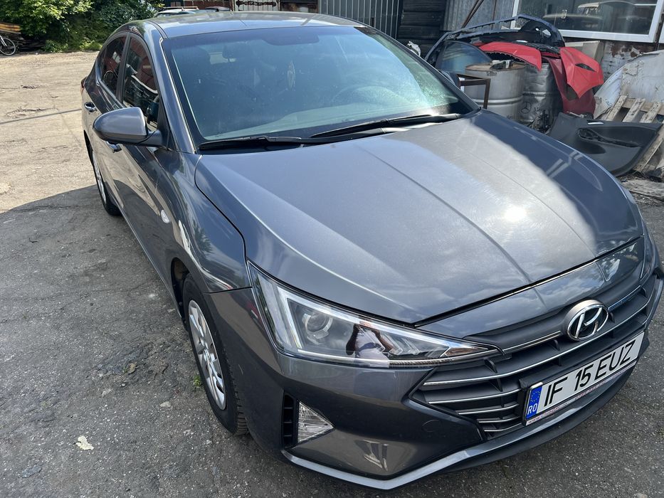 Inchiriez masinii Uber Bolt