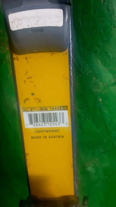 Schiuri made in Austria pret 95 lei