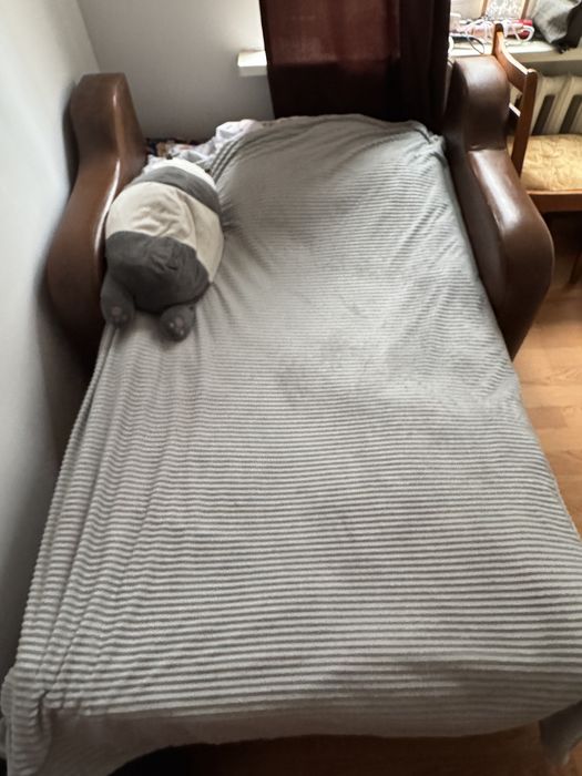 Продам кровать ,диван