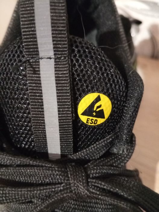 Продавам Работни обувки