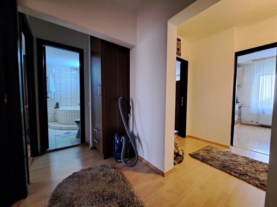 Particular vand apartament 3 camere, militari, uverturii,