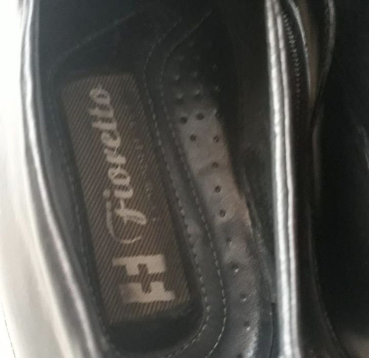 Pantofi piele naturală noi.