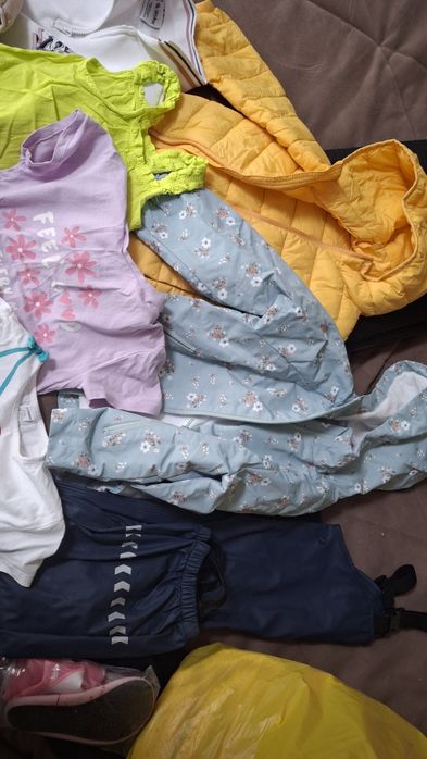Продам 2 пакета детских вещей