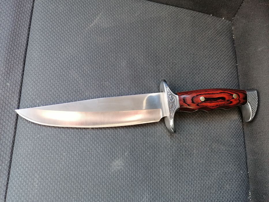 Нов Нож с Кубор.