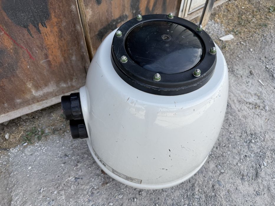 * песочный фильтр для басейнов большой Итальянский в хорошем состоянии