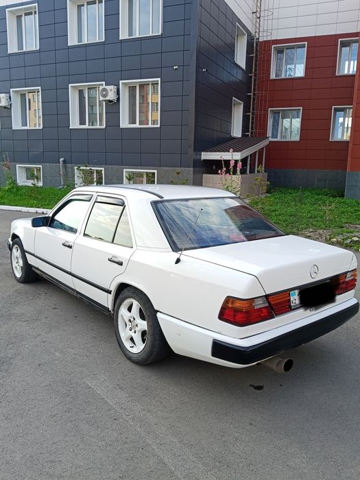Мерседес Бенс Е230