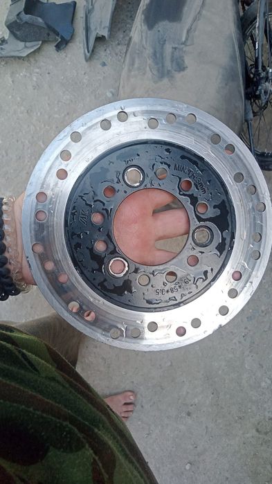 Продам передний тормозной диск