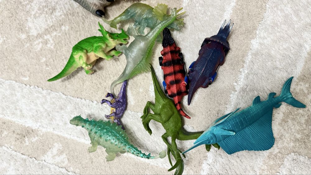 Динозавры игрушки