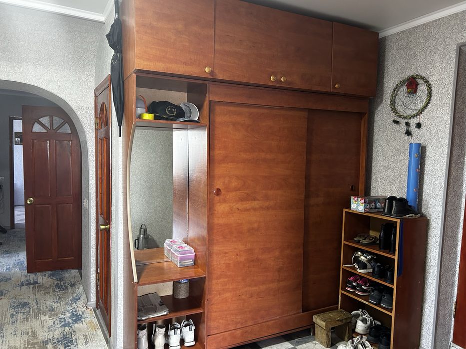 Продам прихожку вместительная