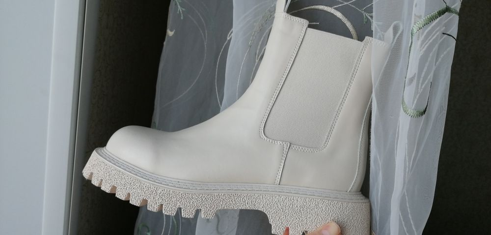 НОВЫЕ ботинки демисезон 39р