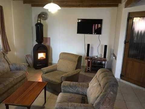 Cabana Tudor baile figa libera de revelion