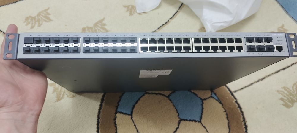 Свич switch Hikvision DS-3E3754TF Управляемый коммутатор L3