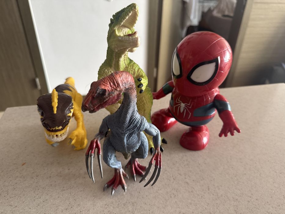 Динозавры игрушки с марвина