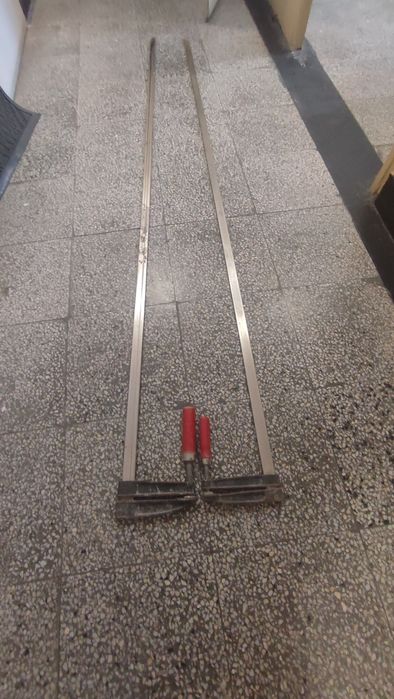 Дърводелски винтовки стяги