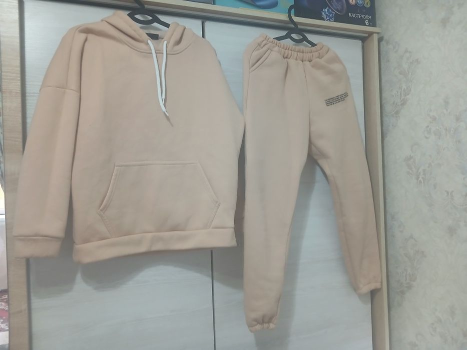 Женская кофта и двойка