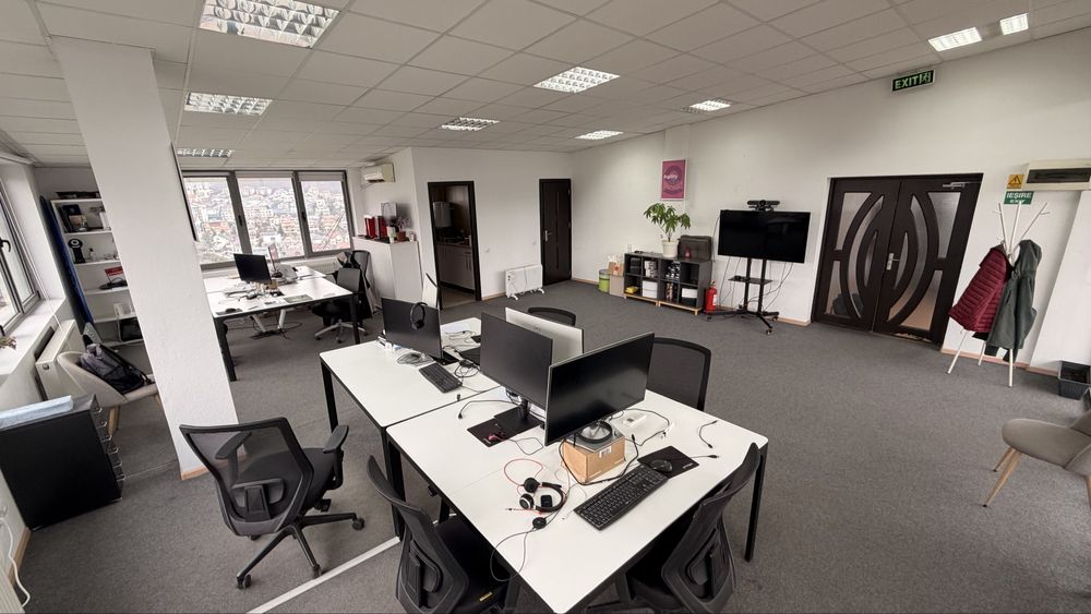 Birou 70 mp cu panorama deosebita, terasa si parcare, Frunzisului 76