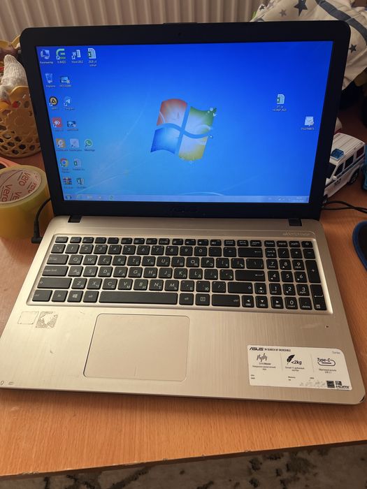 Notbuk asus  yangi batareka quyildi  ishlashi