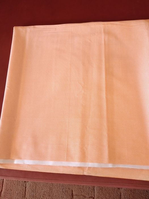 Продавам вълнени, памучни и други  платове