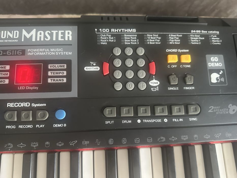 Продам синтезатор детский