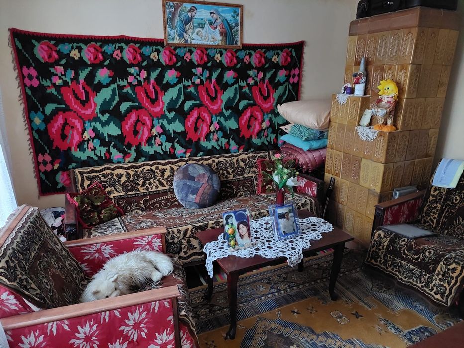 Vand casa de locuit si teren 4000 mp