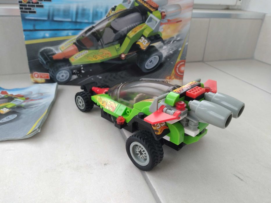 Два конструктора  тип LEGO