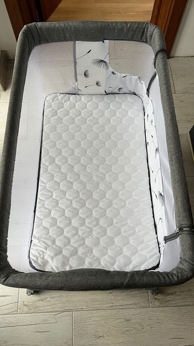 Продавам бебешка кошара