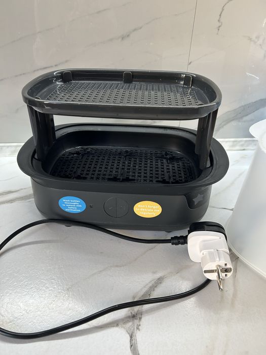 Стерилизатор за шишета Tommee Tippee