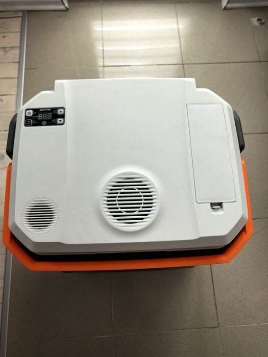 Хладилна кутия / чанта 12v 220v 33 литра