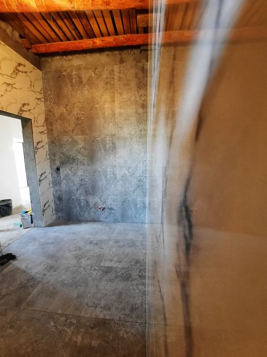 Кафельщик. Укладка кафелья