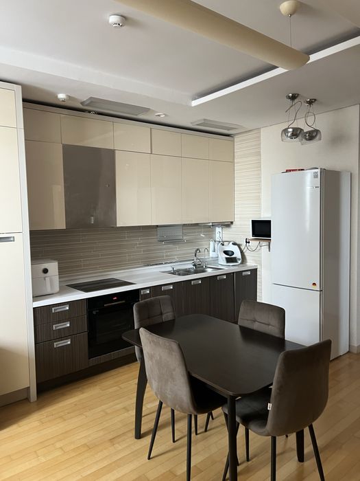 Продам квартиру 2 комн 67 кв м