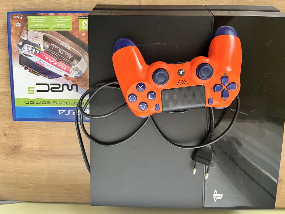 PlayStation 4 + подарък