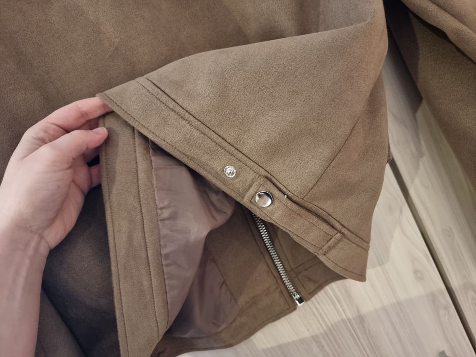 Дамско късо кафяво яке от велур - Sinsay