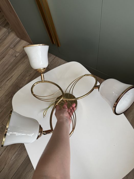 Отдам люстру потолочную бесплатно