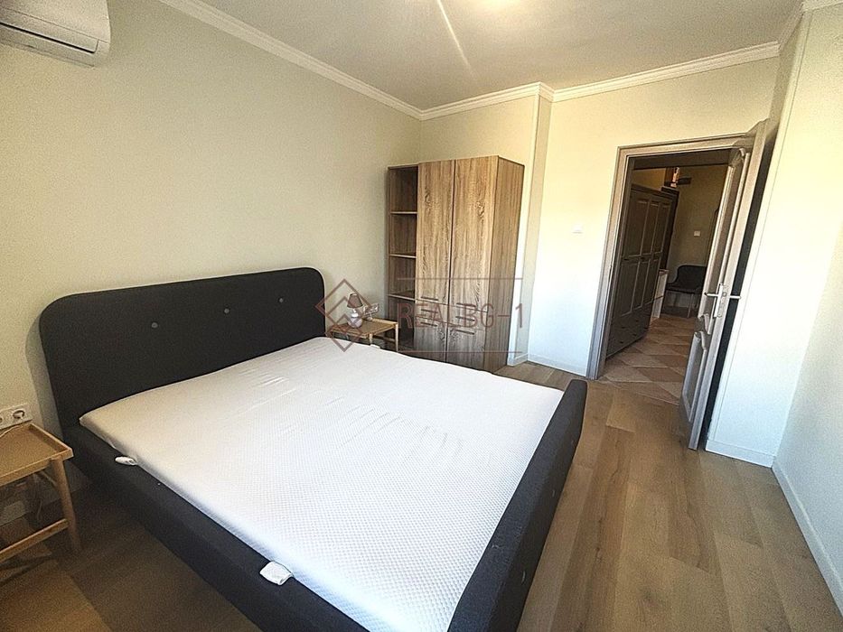 Уникална локация! Обзаведен апартамент в Центъра с гледка към Катедра