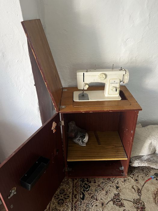 Продам швейную машинку чайка