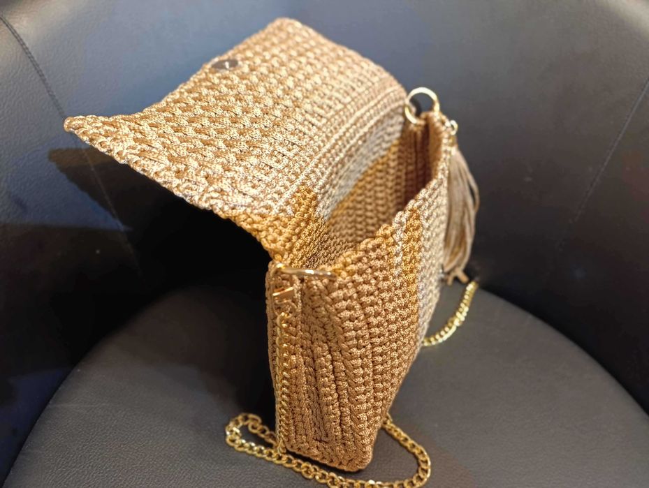 Posete crosetate la comanda